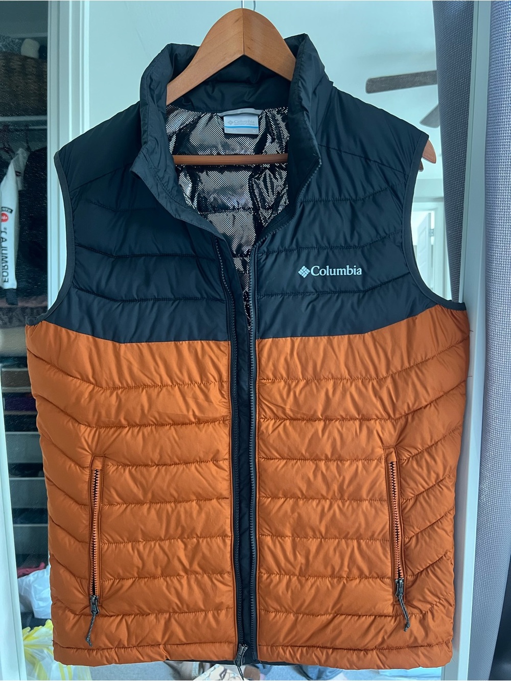 Columbia Men’s Black and Orange Quilted Puffer Vest